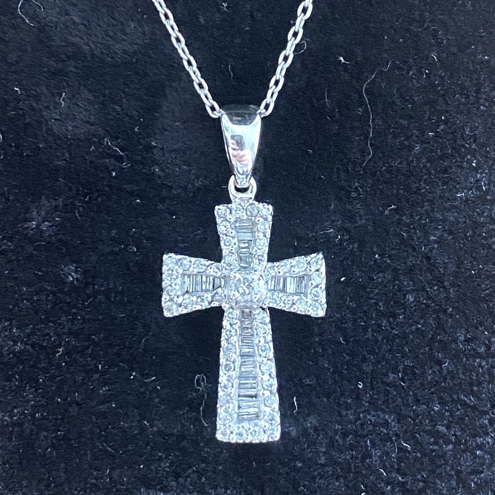 14K white gold diamond cross necklace